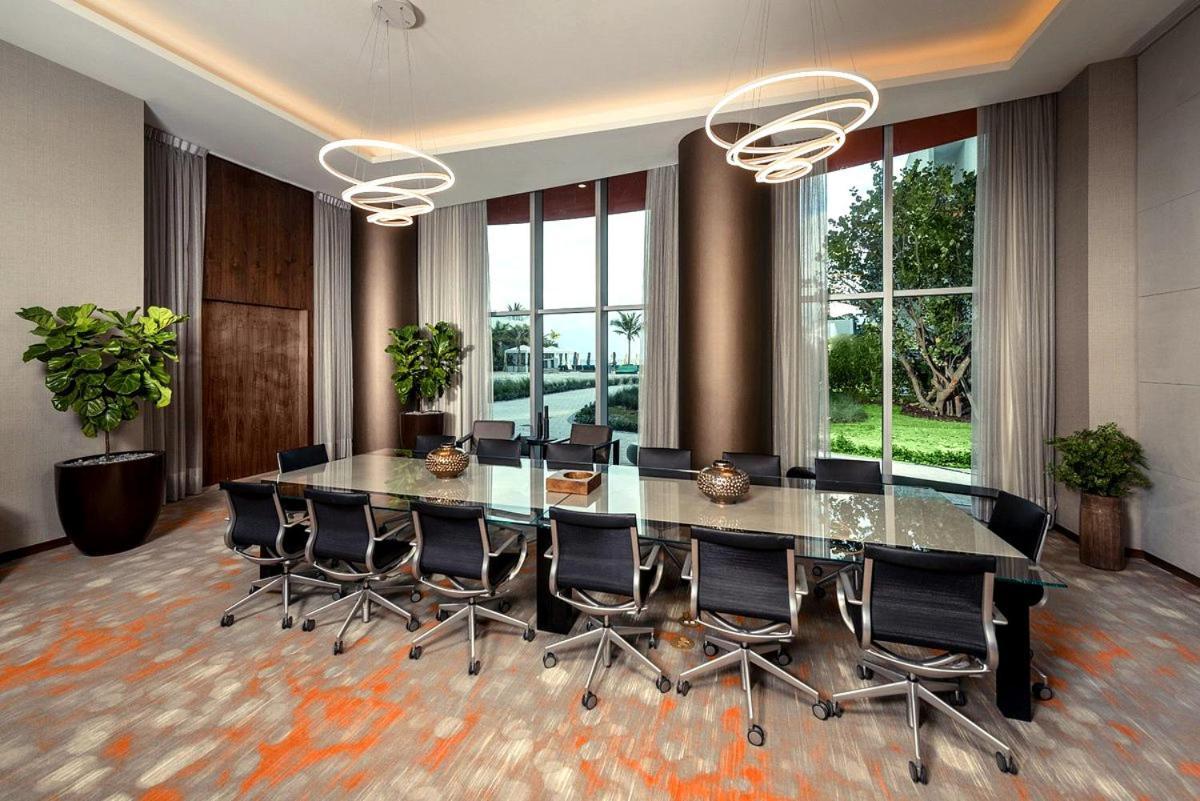 Amazing Oceanfront Views From 24th Floor! * Hollywood